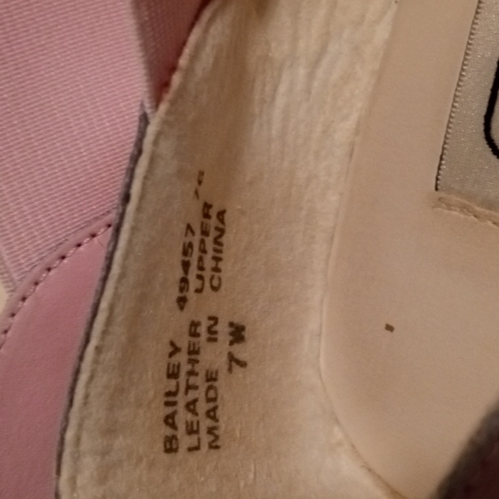 Ladies Pastel GWiz Sandals Never Worn 7 W - Picture 4 of 7
